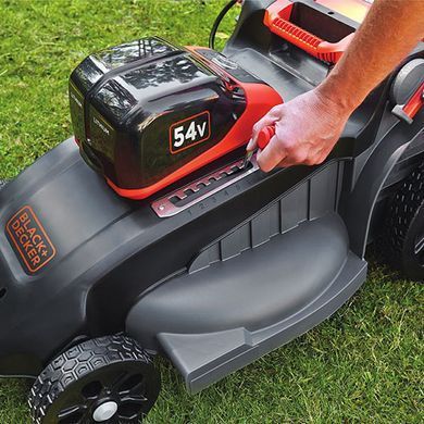 Аккумуляторная газонокосилка Black&Decker CLM5448PC2