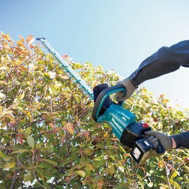 Аккумуляторный кусторез Makita DUH602Z 18 В, шина 600 мм, рез 21,5 мм