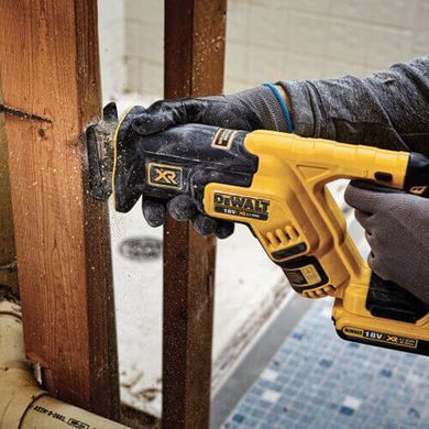Акумуляторна сабельна пила DeWALT DCS367P2