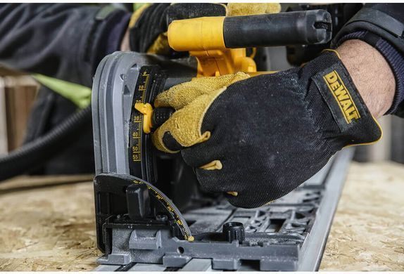 Аккумуляторная пила погружная DeWALT DCS520NT