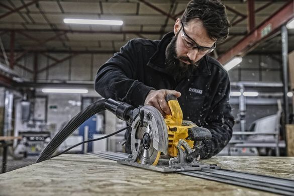 Циркулярна пила Dewalt DWE576K