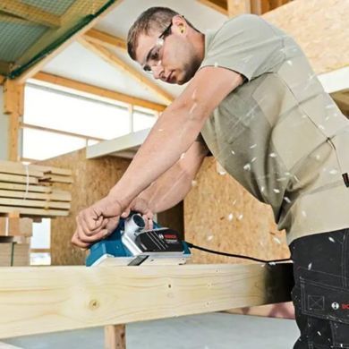 Рубанок Bosch GHO 26-82 D Professional, 710 Вт, 82 мм, глубина строгания 2.6 мм