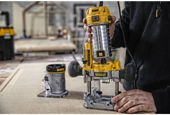Фрезер DeWALT D26204K