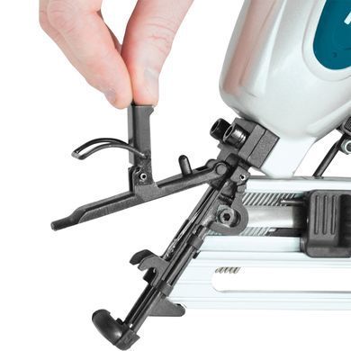 Пневматичний цвяхозабивач Makita AF635, 15GA, цвяхи 32&ndash;64 мм