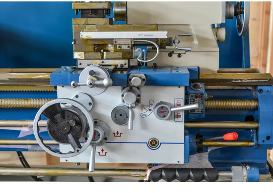 Токарно-винторезный станок FDB Maschinen Turner 500x1500KZX (DPA)