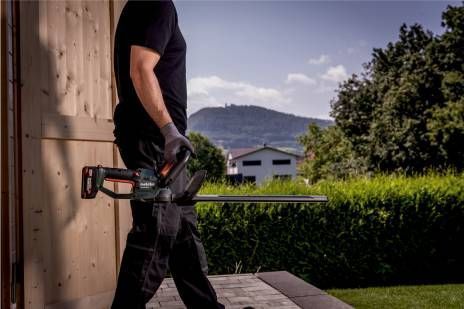 Кусторез аккумуляторный Metabo HS 18 LTX 55