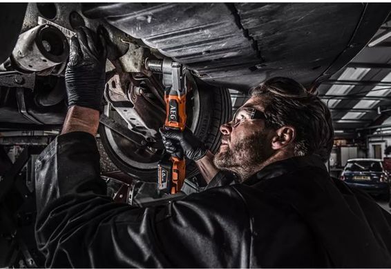 Акумуляторний кутовий ударний гайковерт PRO18V 1/2", 320 Нм, 0&ndash;3200 об/хв, 18 В