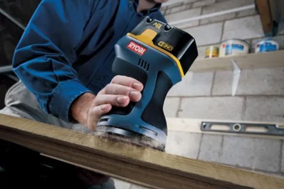 Ексцентрикова акумуляторна шліфмашина Ryobi CRO180M 18В, 125 мм