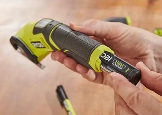 Універсальні акумуляторні ножиці 4В USB, по шкірі та ковроліну, Ryobi. RCT4-120G