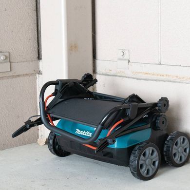 Аэратор-скарификатор Makita UV3200, 1300 Вт, ширина 320 мм, травосборник 30 л