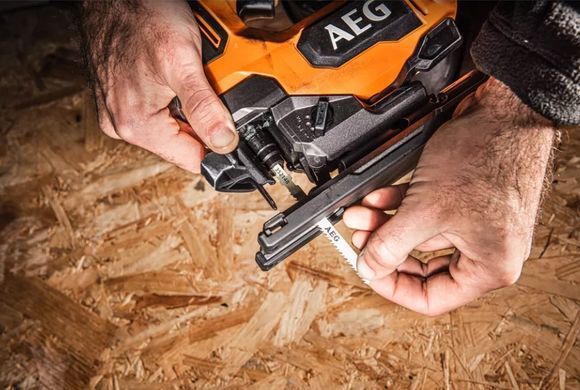 Акумуляторний лобзик AEG BST18BLX2-0 18В, до 3500 ход/хв, хід 25,4 мм