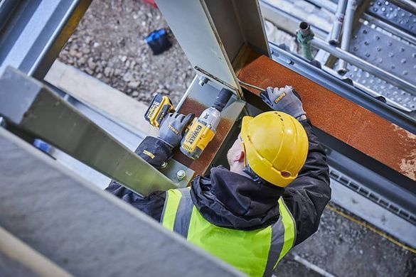 Ударный гайковерт DeWALT DCF897NT