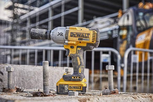 Ударный гайковерт DeWALT DCF897NT