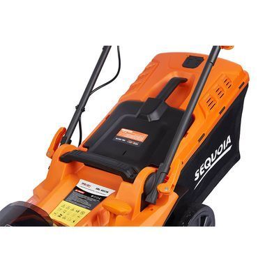 Аккумуляторная газонокосилка BLACK+DECKER BCMW33184L2